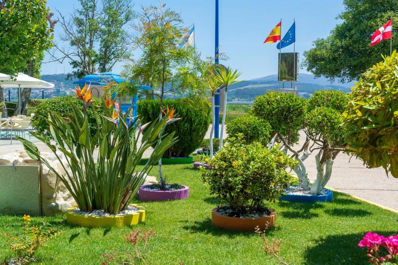Camping Santa Tecla A Guarda Bagian luar foto